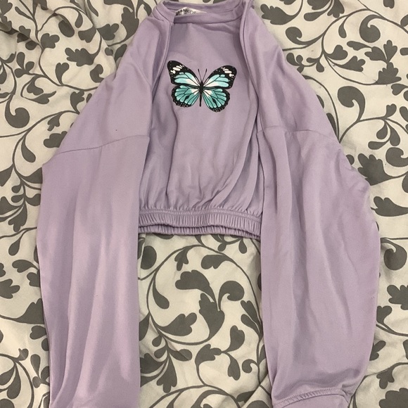 3 sweaters one in purple the second in pink and on in black - Picture 6 of 7